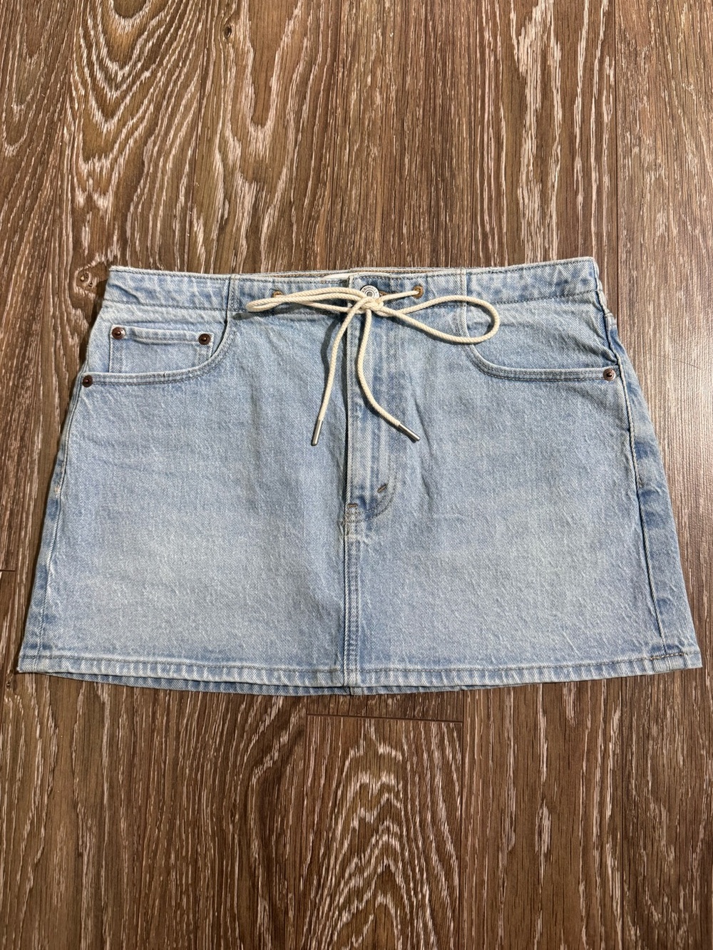 Abercrombie & Fitch Light Wash Denim Drawstring Mini Skirt Size 26